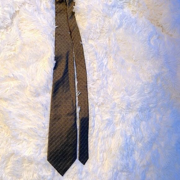 🌷 Calvin Klein🌷100% Silk Tie - Picture 4 of 4